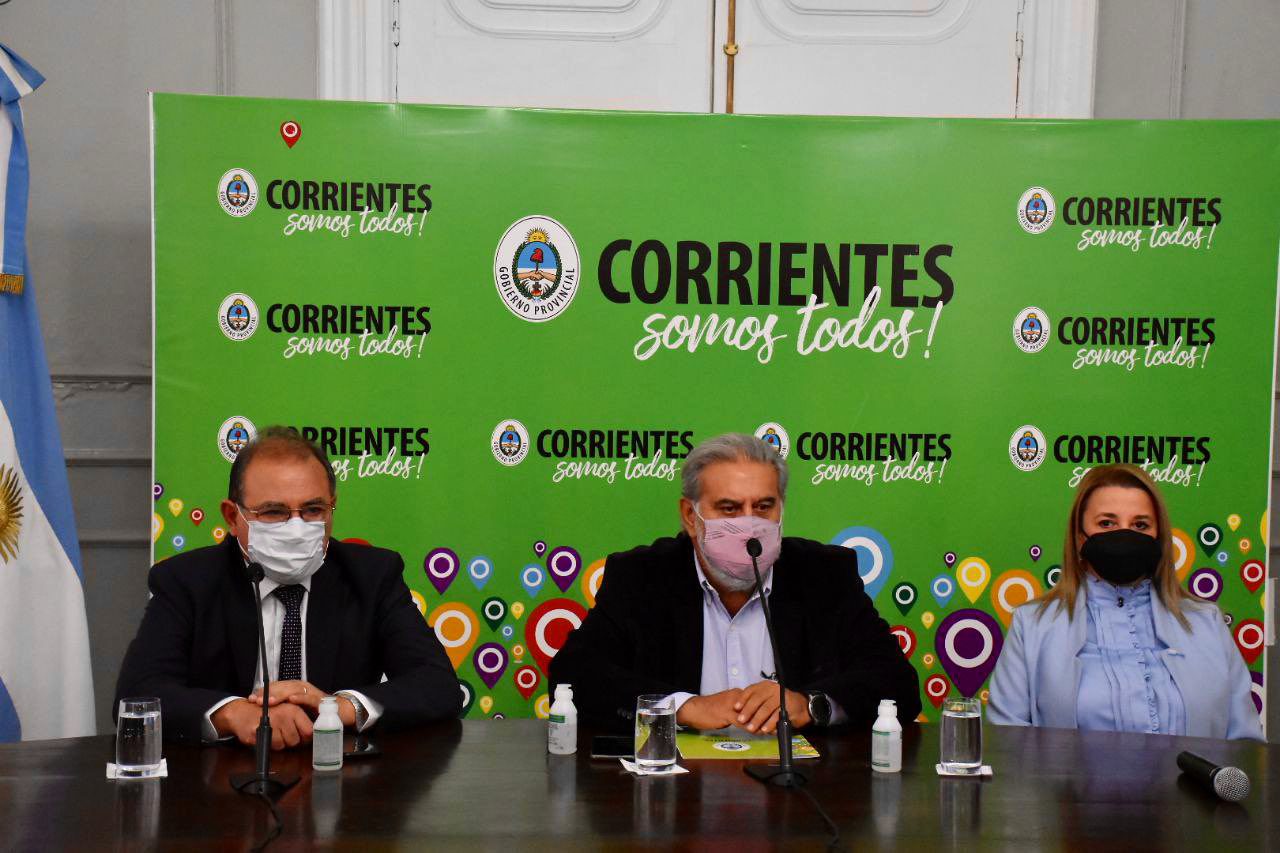 Funcionarios del Gobierno de Corrientes durante la presentación de Corrientes Innovadora