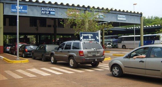 Apertura de fronteras: con gran expectativa turística se habilitó el puente internacional Tancredo Neves - NEA HOY