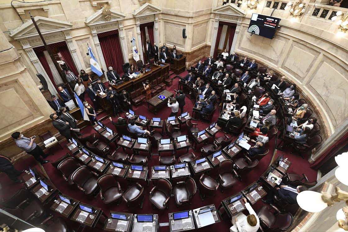 Despidieron a 40 asesores del Senado y acusaron que eran “ñoquis” - NEA HOY