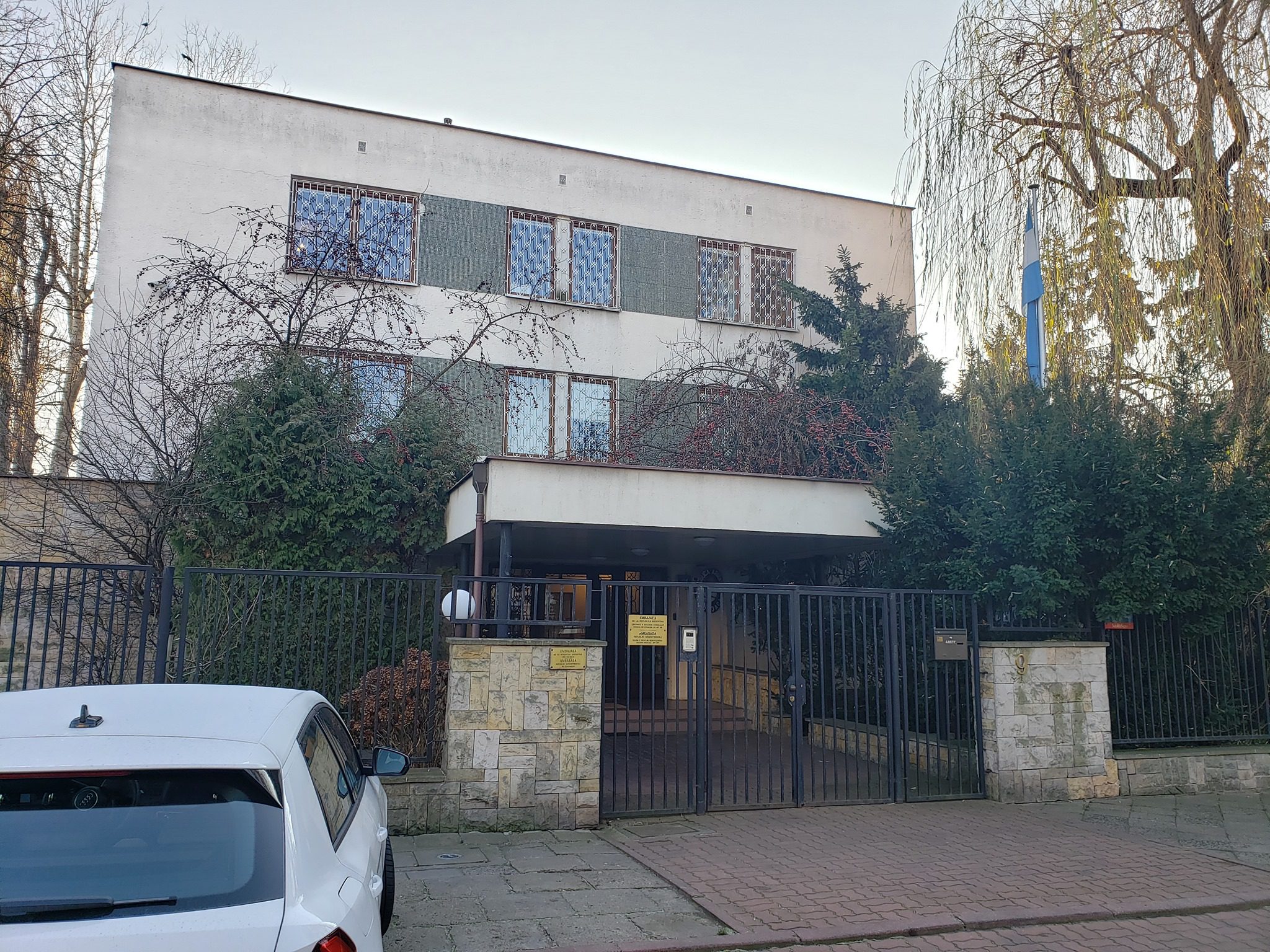 Edificio de la Embajada argentina en Polonia donde trabaja Ana María Ramírez